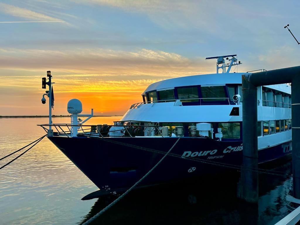 Douro Cruiser Hotel Vila Nova de Gaia Exterior foto